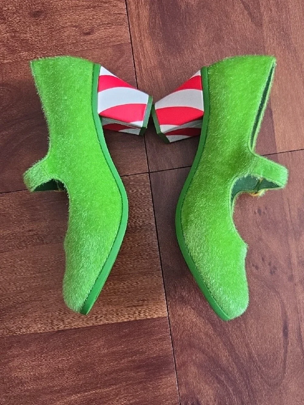 Hot Chocolate Design Grinch Green Fuzzy Mary Jane Heels - Women's Sz 38/8